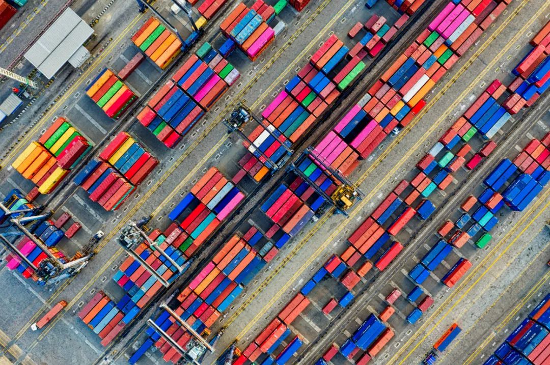 国际海运需求疲软，大量空箱在中国港口堆积